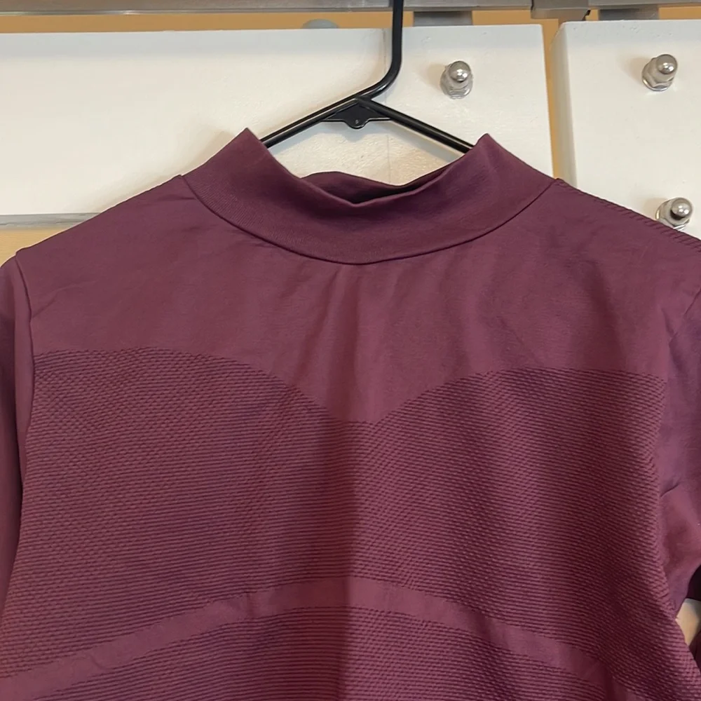 Zella Cropped Workout Top - Picture 2 of 5
